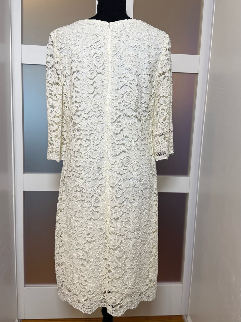 Lauren by Ralph Lauren Ivory Lace Midi Shift Dress, size 10. - Picture 4 of 13